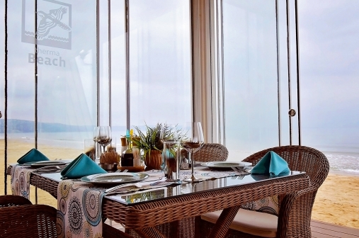 Beach restaurant 